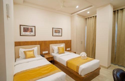 Mahmoorganj Hotel | The Triana