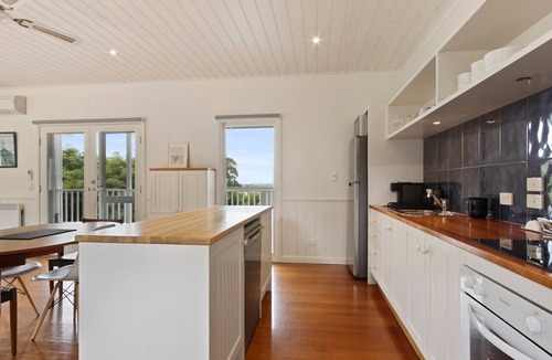 Metung Cottage | The White Cottage | Relaxed Metung Getaway