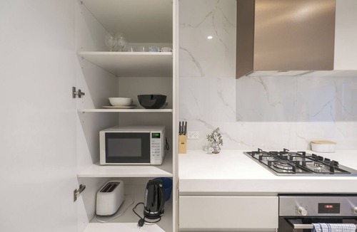 Melbourne Central Business District Apartment | This apartment is a 1 bedroom(s), 1 bathrooms, located in Melbourne, VIC.