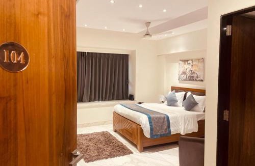 Upper Govind Nagar Hotel | TIM Near NESCO