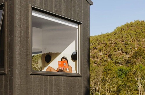 Upper Colo Cabin | Tiny Thomas Summary: