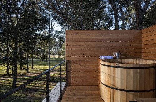 Pokolbin Hotel | Tower Lodge