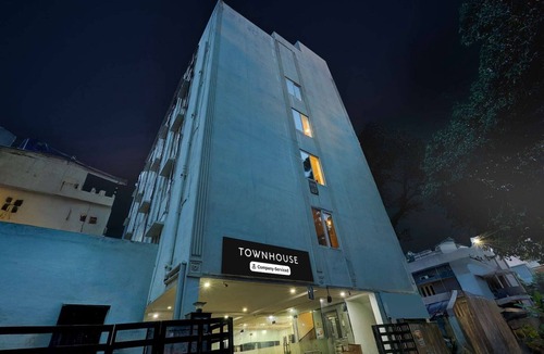 Vijayawada House | Townhouse Benz Circle MG Road