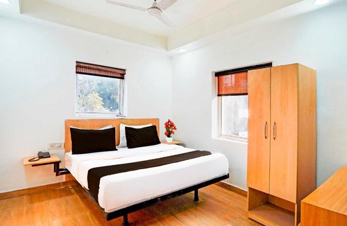 New Delhi Hotel | Townhouse Dallupura Road Noida