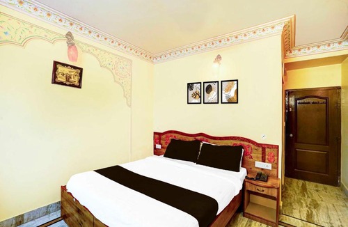 Amer Fort Road Hotel | Townhouse Gangapole Amer Road
