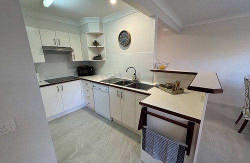 Denhams Beach House | Townhouse in Denhams Beach with pool/tennis court/wifi and a stroll to the beach