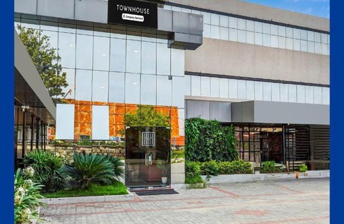 Krishnagiri Hotel | Townhouse Krishnagiri Formerly Vijay Inn