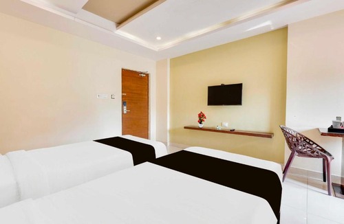 Dwaraka Nagar Hotel | Townhouse Oak Dwarka Nagar Ramatalkies