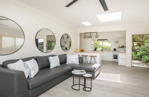 Pearl Beach House | Trampoline + 150mtrs to beach