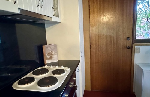 Icy Creek Cabin | Tranquil getaway amidst nature in Icy Creek, near Toorongo Falls & Mt Baw Baw.