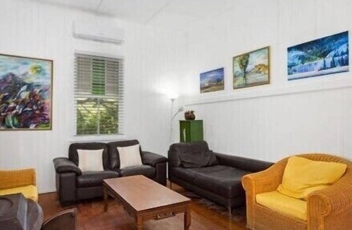Coalfalls House | Tranquility home in Coalfalls (Ipswich 4305)1 km to shop and 5mi. to RIVERLINK.