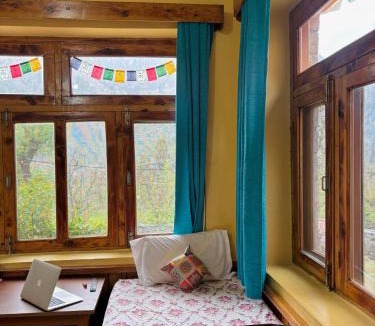 Old Manali Hotel | Travel Bug Homes