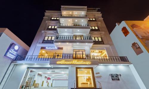 Kalapettai Hotel | Treebo Aaravi Residency, 800 Mtrs From Promenade Beach