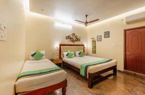 Kalapettai Hotel | Treebo Grace Inn, 3 Min Walk From Promenade Beach