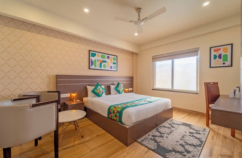 Kakkanad Hotel | Treebo Premium Lavender Kochi Infopark