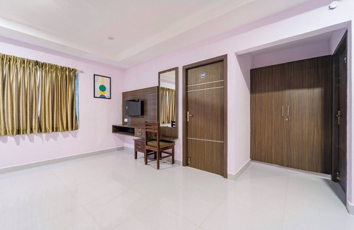 Kalapettai Hotel | Treebo Sri vi ka Residency