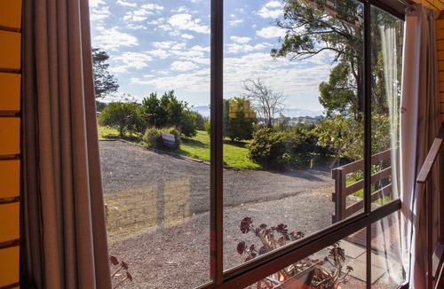 Silvan Apartment | Treetops Silvan Valley Lodge 7 night discounts