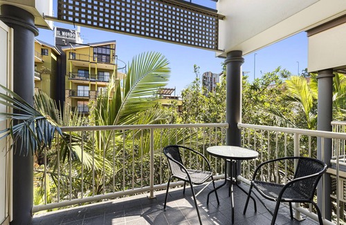Kangaroo Point Apartment | Two Bedroom, Two Bathroom Loft Style - Free Wifi & Parking
