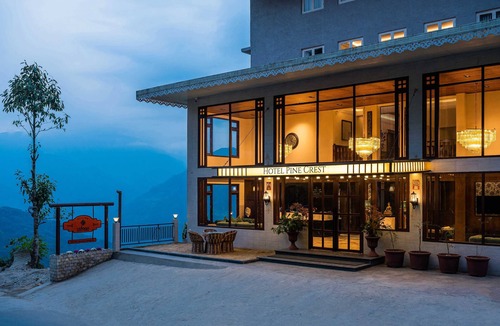 Pelling Hotel | Udaan Hotel Pine Crest