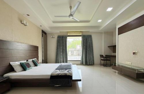 Ahmedabad House | Ultra-Luxurious 3BHK 1st Floor of bungalow