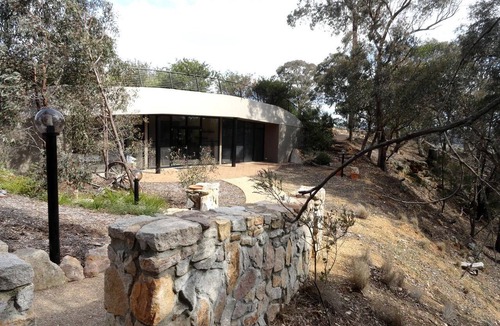 Sarsfield House | Unique Cottage Surrounded by Farmland near Gippsland Lakes, Victoria, Australia