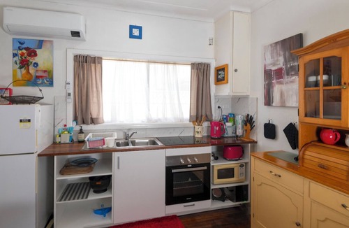 Cronulla Apartment | Unit 1 - A welcoming and cosy unit, near Wanda beach and Cronulla Golf Course