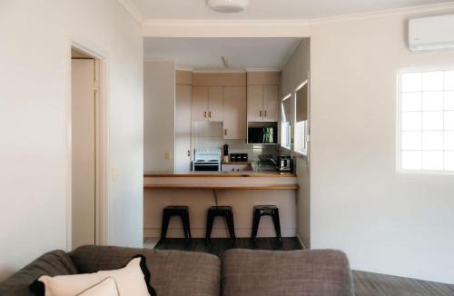 Allenstown Apartment | Unit 4, Rocky CBD