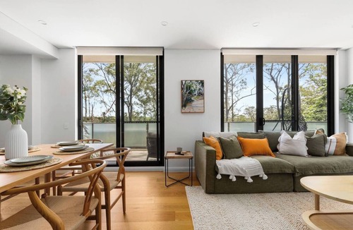 Turramurra Apartment | Upper North Shore Haven A Tranquil Treetop Escape