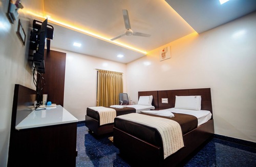 Thanjavur Hotel | V V Residency