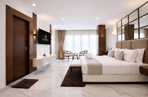 Shillong Hotel | Valmere Chery Blossom Suites