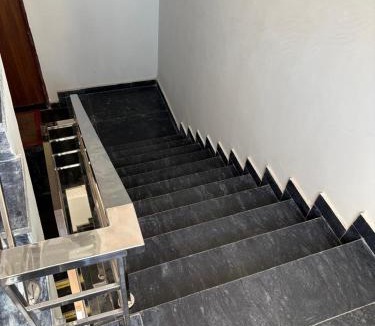 Old Gurgaon Hotel | Vansh Residency Couple Friendly Near Rajiv Chowk Gurgaon