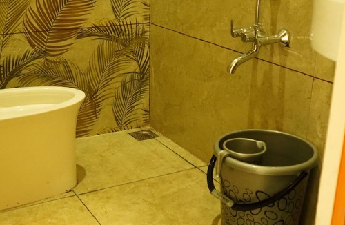 Valparai Hotel | Vasu Inn - Rooms in Valparai