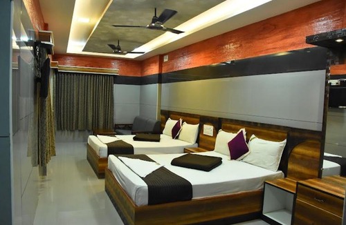 Velankanni Hotel | Vendha Sea Park