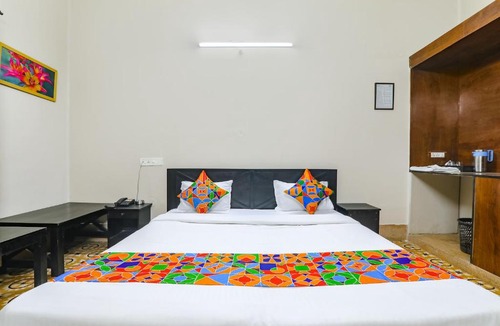 Allahabad Hotel | Via Bharat