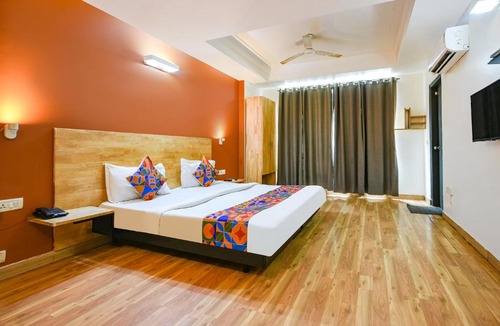 New Friends Colony Hotel | Via La Serene NFC