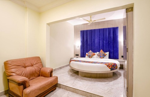 Versova Hotel | Via Priceless