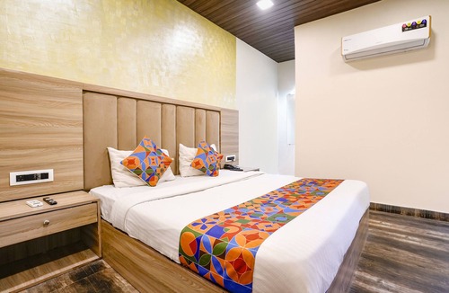 Versova Hotel | Via Priceless