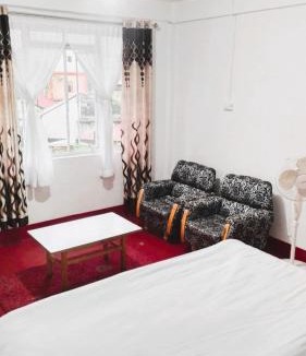 Shillong Hotel | View Room Travellers Best Point Inn House