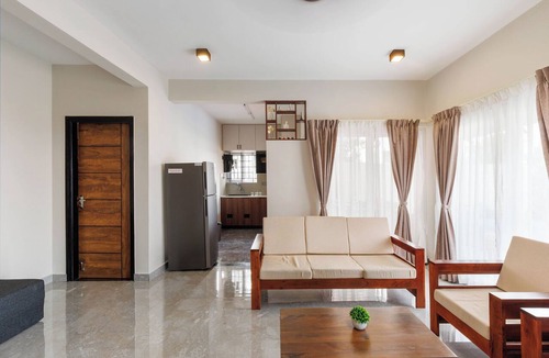 Hosur Apartment | Villa Amber by Stayjade Pool 1hr HSR Hosur
