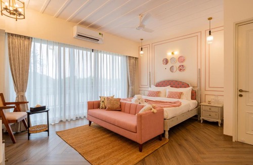 Pilerne Industrial Estates Villa | Villa Fleuve 6-BHK Riverfront Hideaway With Infinity Pool & Bathtub