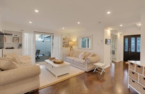 Corlette Apartment | Villa Luna