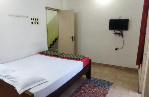 Mayiladuthurai Hotel | Visvam Guest House