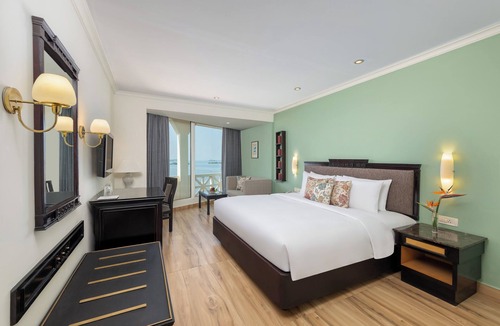 Kochi Hotel | Vivanta Ernakulam, Marine Drive