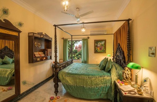 Vrindavan Hotel | Vrindavan Spritual Stay