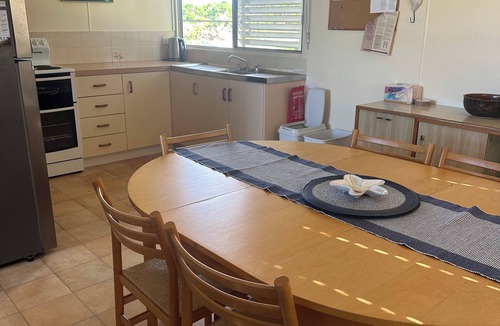 Woodgate House | Walk to the beach-3BR House-Aircon-Pool table-WiFi-Pet friendly-EV Charger