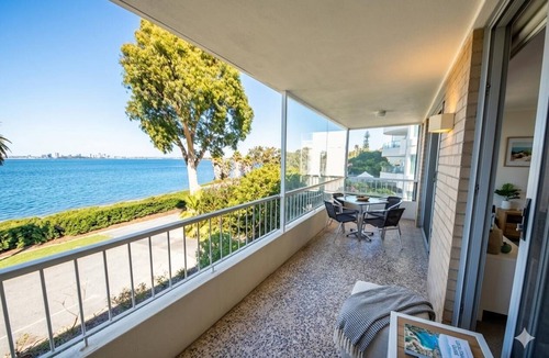 Crawley Apartment | Walking distance to UWA, Kings Park Only 5 minutes to Perth CBD