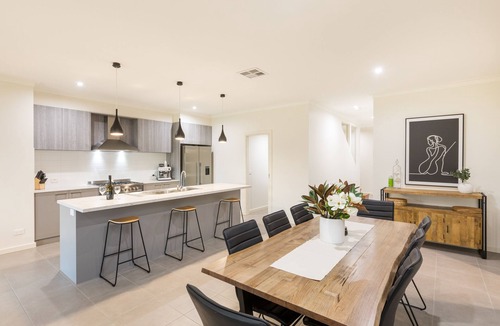 Buronga House | Waterfront - Luxury on the River