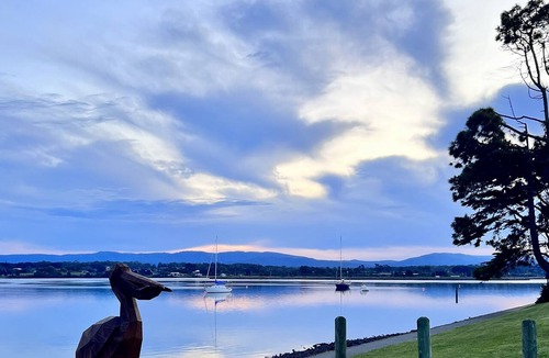 George Town Apartment | Waterfront Studio RM/Ensuite/BBQ/Fire Pot/Stunning Views/Secure Parking