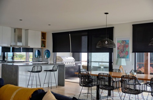 Cape Woolamai House | Waters Edge Rest, Lux Couples and Small Family Retreat 2 min walk to beach