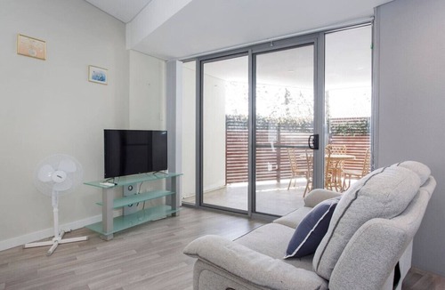 Beckenham Apartment | Waverley apartment F-two bedrooms, wifi available